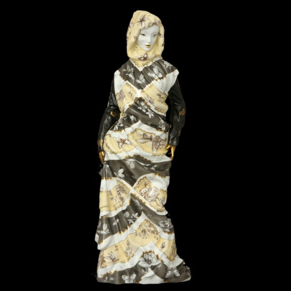 Standing woman with a shawl - Limited Edition (10 pcs.)