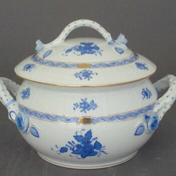 Soup tureen, branch knob - Chinese Bouquet Blue