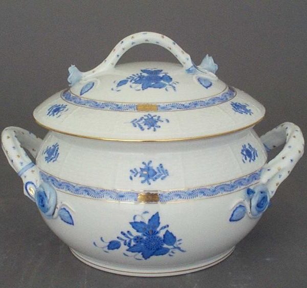 Soup tureen, branch knob - Chinese Bouquet Blue