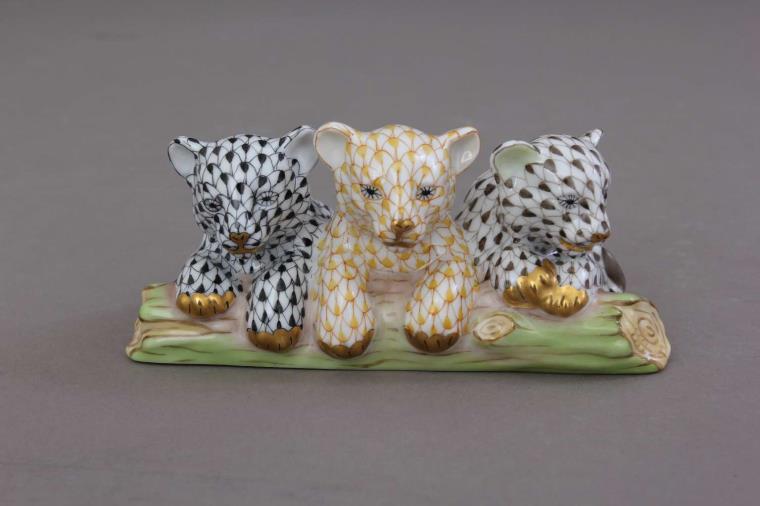 15931-0-00 VHY-11+C Baby Siberian Tigers Figurines