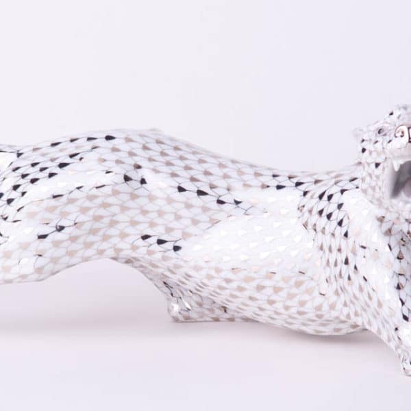 Herend Tiger Figurine - Fishnet Platinum This is a very rare version of Herend fishnet decors. A powerful and proud tiger figurine hand-painted with pure platinum by artists of Herend