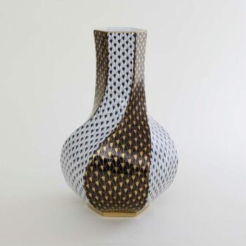 Herend Fishnet Vase - Black & Gold