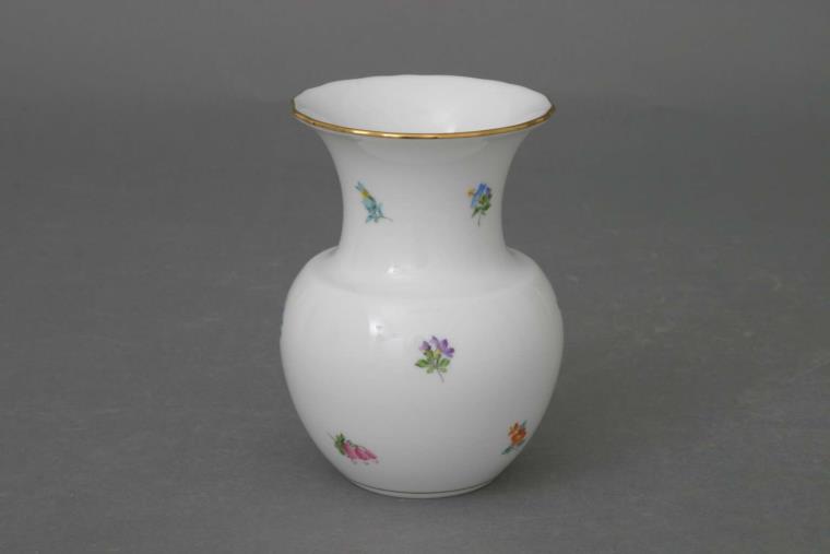 Hand painted Herend Kimberly curvy vase with flower patterns.