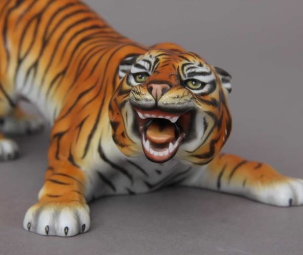 05086-0-00 MCD Herend Tiger Animal Figurine - Natural MCD Decor Herend's animal figurine are famous of having realistic position and very detailed hand painted decoration