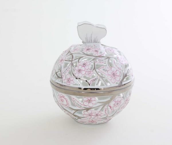 06214-0-17 CPTP Bonbonniere, open-work, Butterfly knob - Platinum Pink Hand cut and hand painted in Herend Porcelain Manufactory. Comes with gift packaging and certificate.