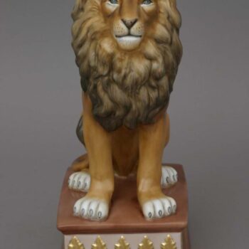 15225-0-00 MCD Lion on Pedestal - Matt Natural Herend Animal Figurine