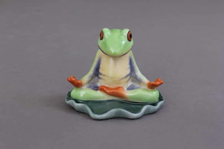 Herend Yoga Fog Natural Herend porcelain from Hungary, handmade and handpainted with 24K gold accents. Makes for the perfect gift for that special someone!  Measures 2 ½" l x 2 ¼" h