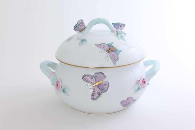 00023-0-17 EVICTP2 The Royal Garden Turquoise design is a modern variant of the classic Queen Victoria pattern. Designed for the Royal Wedding of Harry & Meghan Markle Royal Garden design painted with Peony flowers and Butterflies.