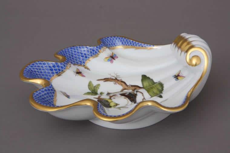 Shell - Rothschild Bird Blue Fishnet 07521-RO-EB Great gift for any occasion. Shell decor dish hand-painted with classic Herend decor with a modern twist