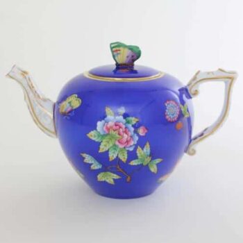 Teapot butterfly knob Queen Victoria Blue 800 ml 4 cups Hand-painted with Royal Blue background and Queen Victoria decor. Made in Hungary with 24k gold accents.